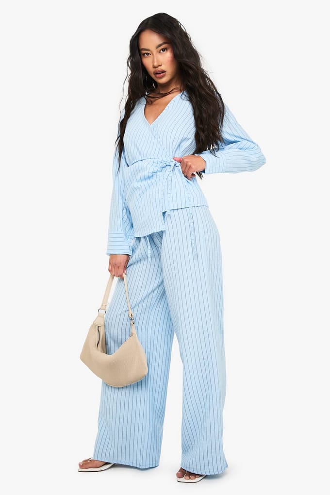 boohoo Dames Woven Striped Wrap Tie Detail Top | Blauw | Maat: 36