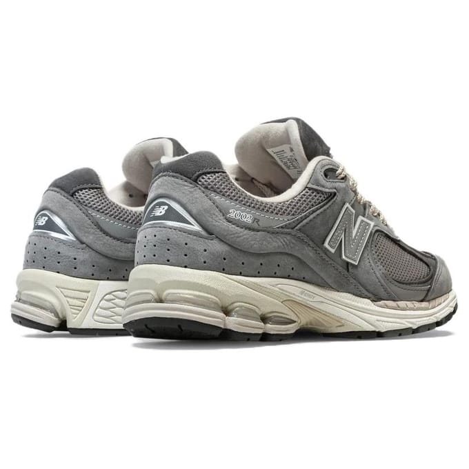 New Balance 2002R Shadow Grey Unisex Sneakers Castlerock Timberwolf M2002RNM 44 gray