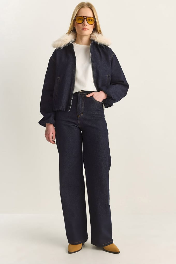Korte Denim Jas met Nepbont Detail