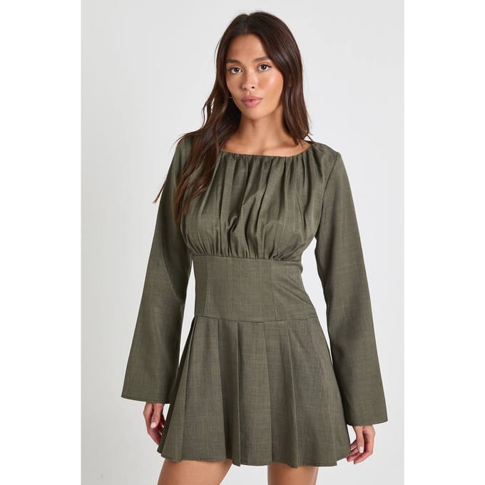 boohoo Dames Gerafelde buste lange mouwen geplooide skaterjurk | Olive | Maat: 8