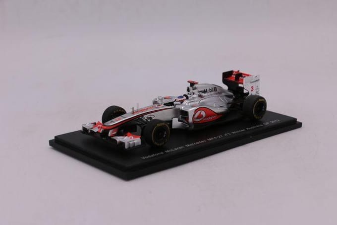 1:43 Diecast Modelcar Vodafone McLaren Mercedes MP4/27 #3 Gp Australië 2012 Jenson Button Spark