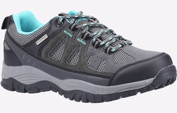 Cotswold Maisemore Low Suède Wandelschoenen Voor Dames In Het Grijs