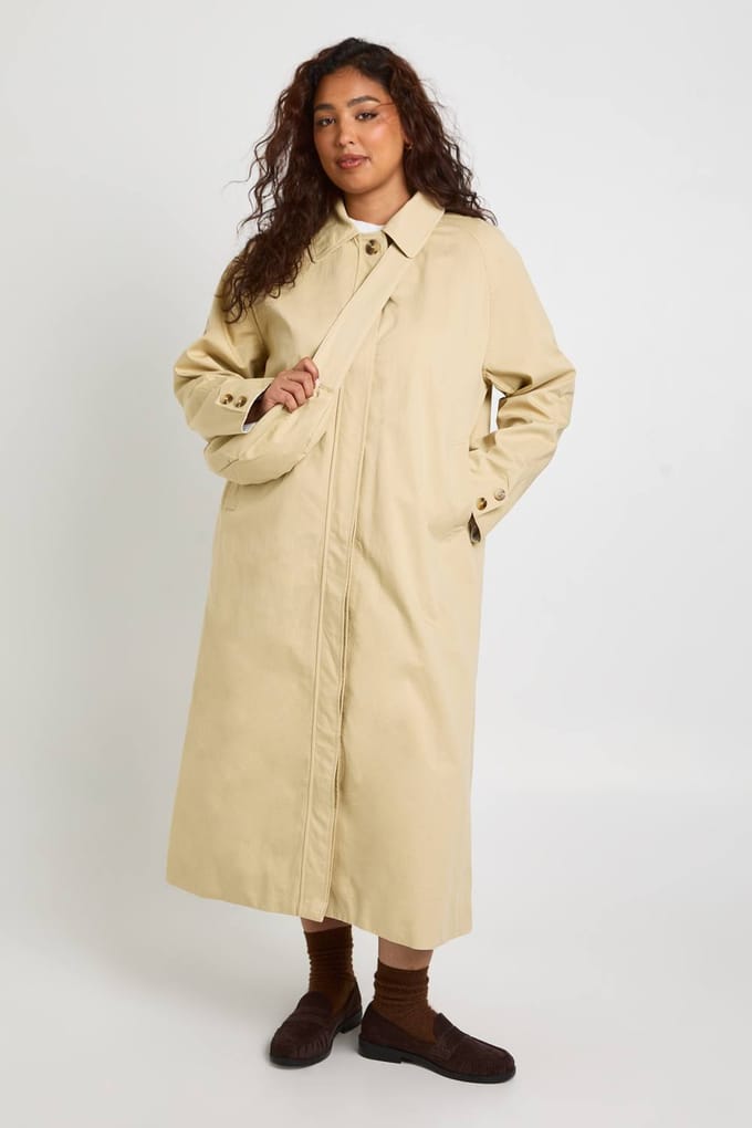 boohoo Dames PLUS LONGLINE TRENCHCOAT MET BijPASSEN TAS | Stone | Maat: 28