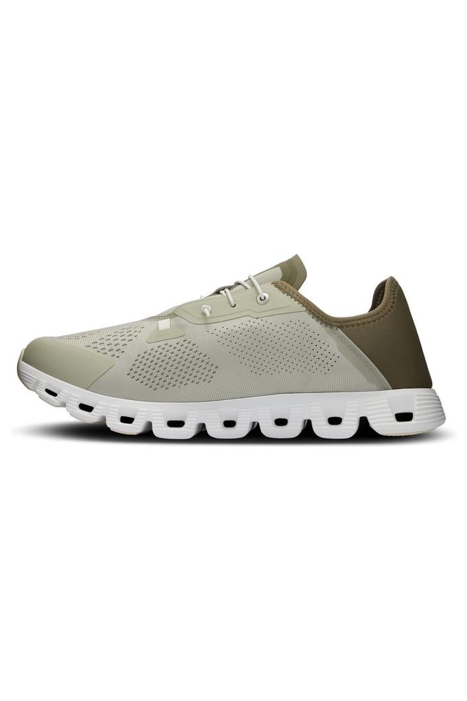 On Cloud 5 Coast M Chalk | Olive Size: 44.5 | Sneakers Outlet | Heren | Beige