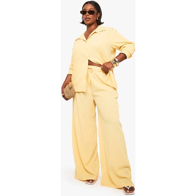boohoo Dames Plus Textured Crinkle Wide Leg Trouser | Citroen | Maat: 44