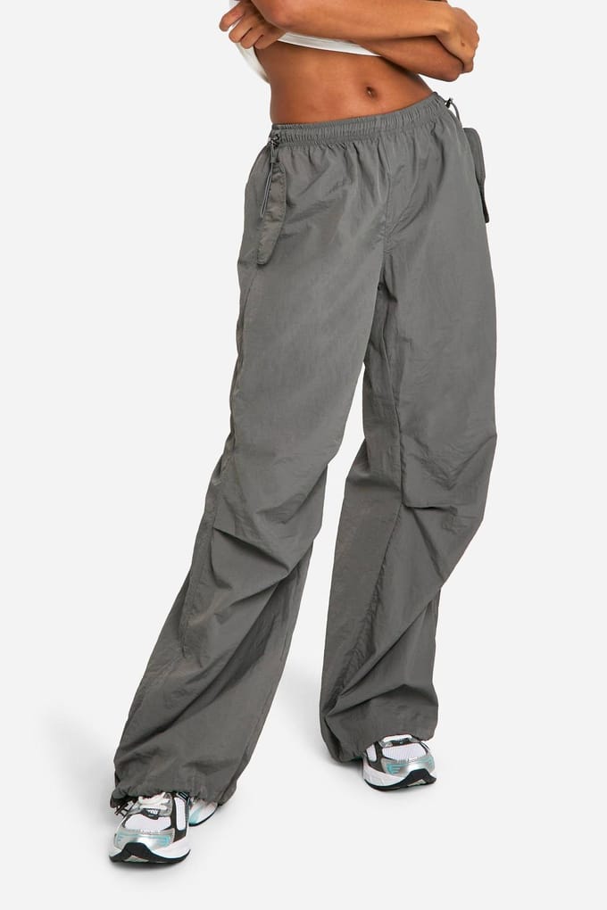 boohoo Dames Nylon Broek met Wijde Pijpen Cargo | Houtskool | Maat: 36