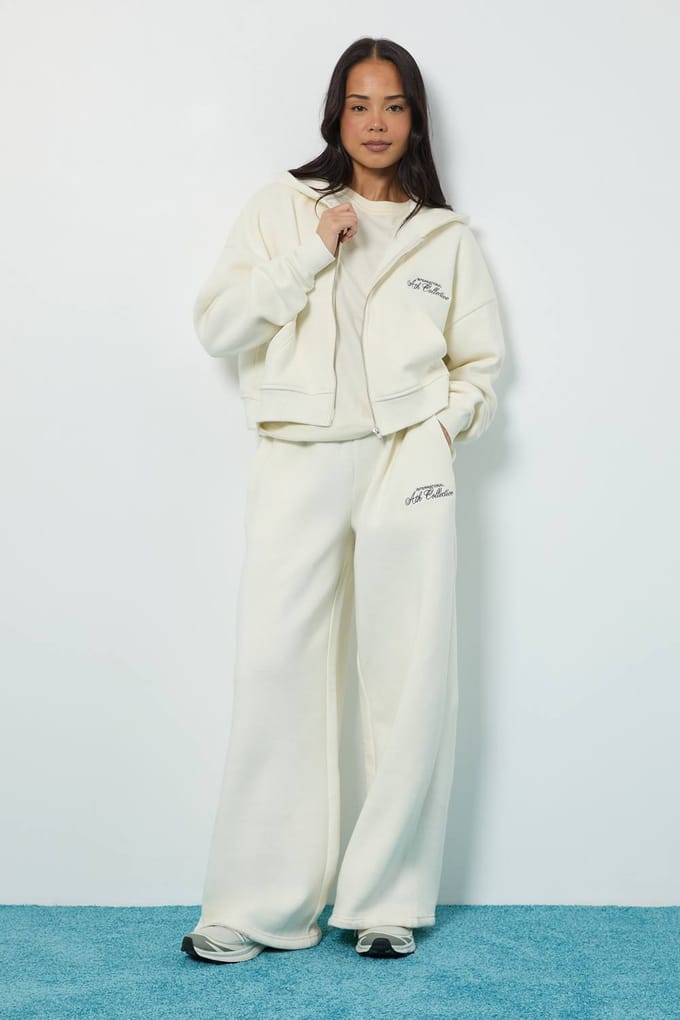boohoo Dames Ath Collective Boxy Zip Through Hooded Trainingspak | Ecru | Maat: Large