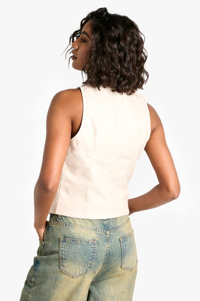 boohoo Dames Hoge kunstleren vest met knoopsluiting | Ecru | Maat: 8