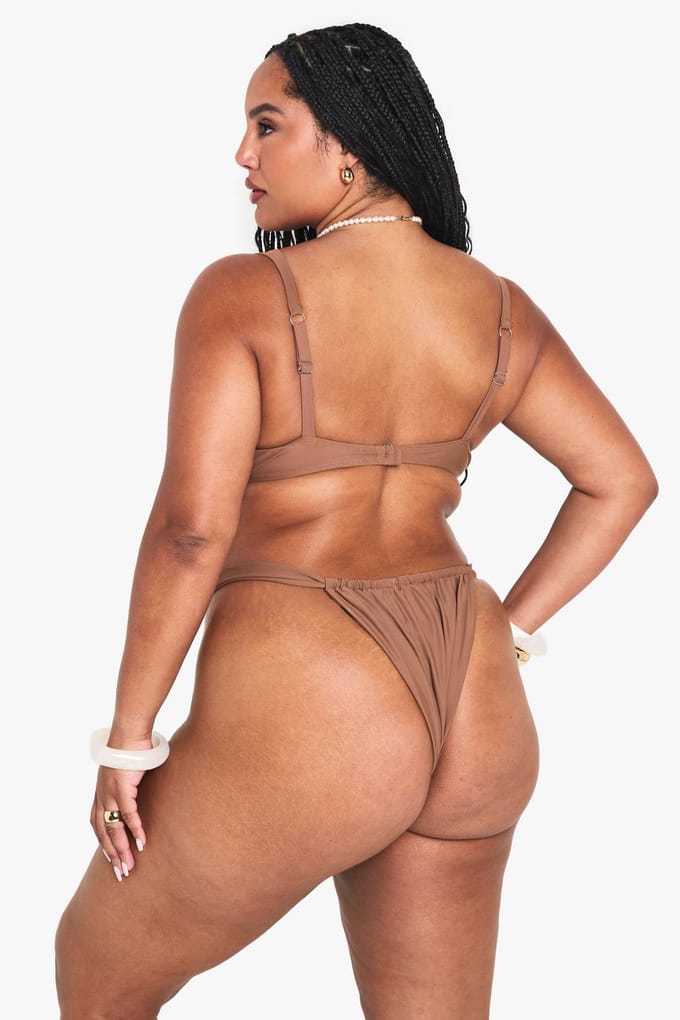 boohoo Dames Plus Shell Trim Geruched Tanga Bikini Broekjes | Chocolate | Maat: 24