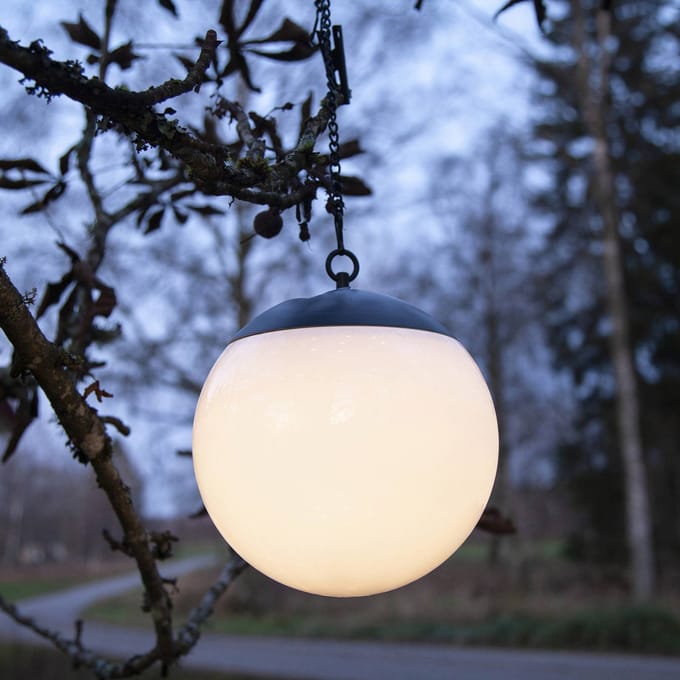Star Trading buitenhanglamp op zonne-energie, globe