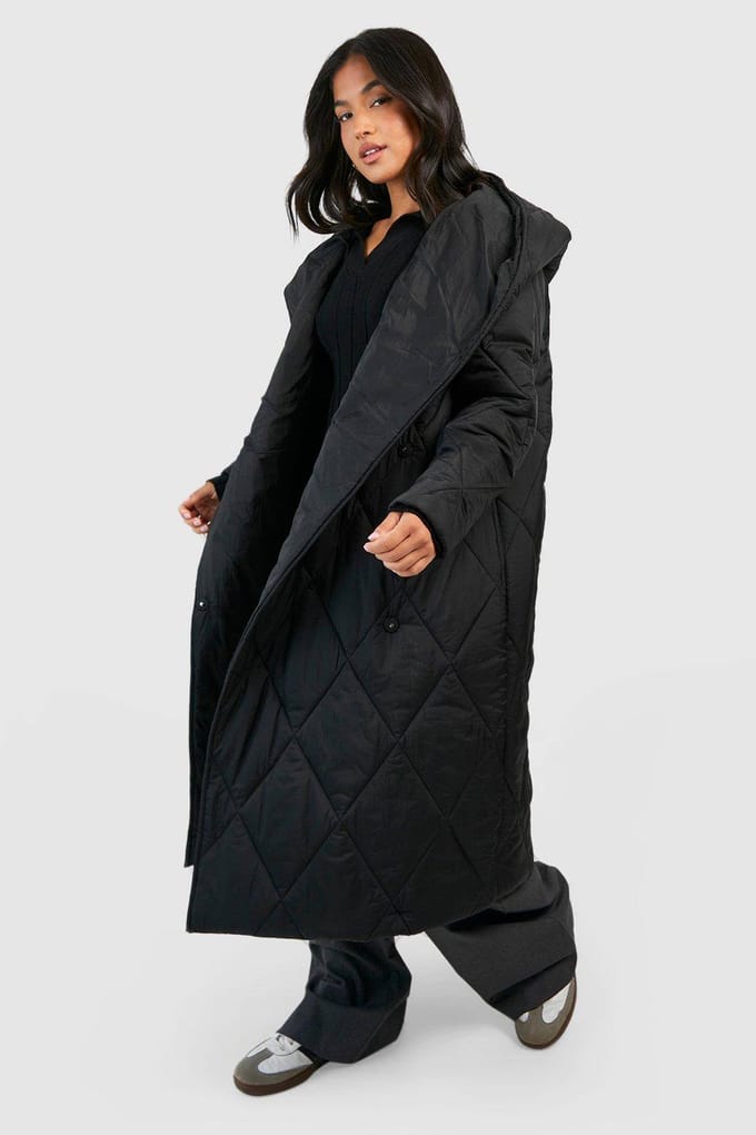 boohoo Dames Petite Diamond Quilt Maxi Met Capuchon Oversized Puffer | Black | Maat: 6