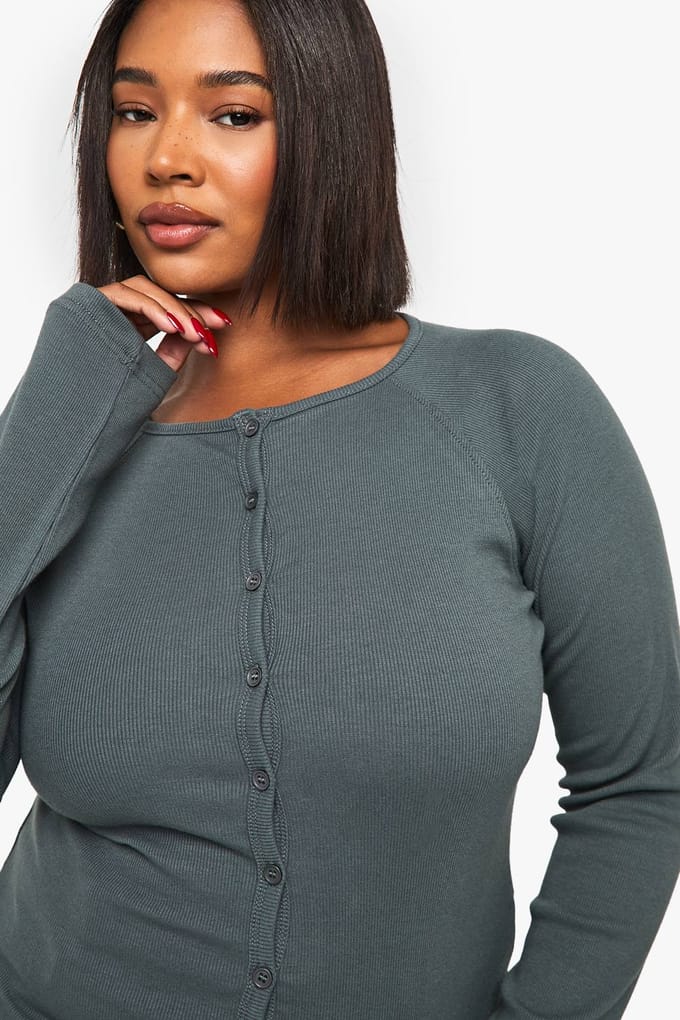 boohoo Dames Plus Button-Down Top met knoopsluiting en lange mouwen | Kaki | Maat: 44