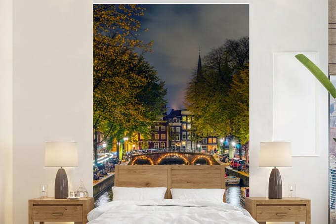 Behang - Fotobehang Amsterdamse architectuur bij avond - Breedte 145 cm x hoogte 220 cm