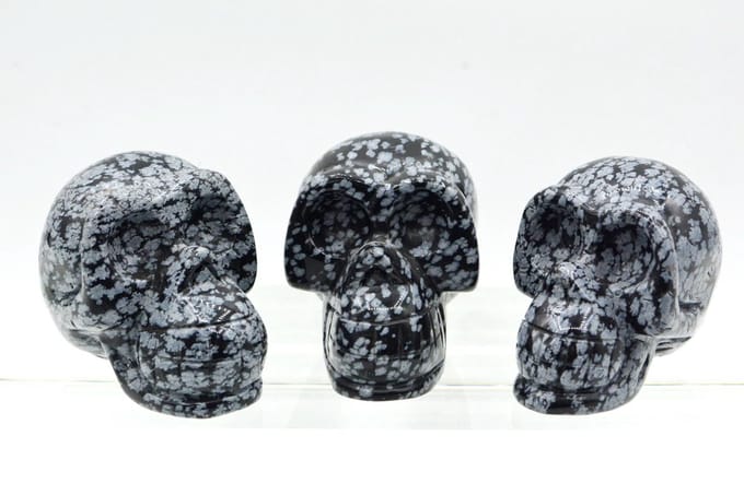 Sneeuwvlokken Obsidiaan edelsteen schedel