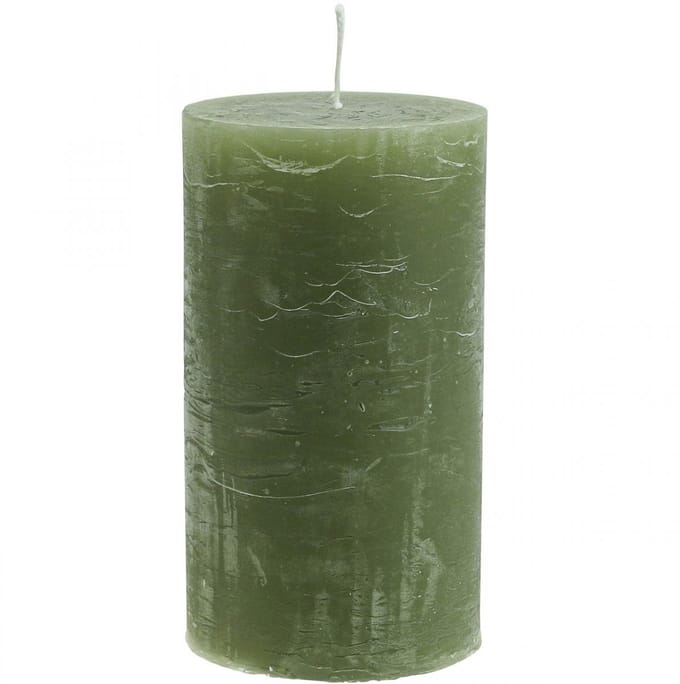 Olijfgroene pilaarkaarsen 85×150mm 2 stuks – Effen gekleurde, gemarmer