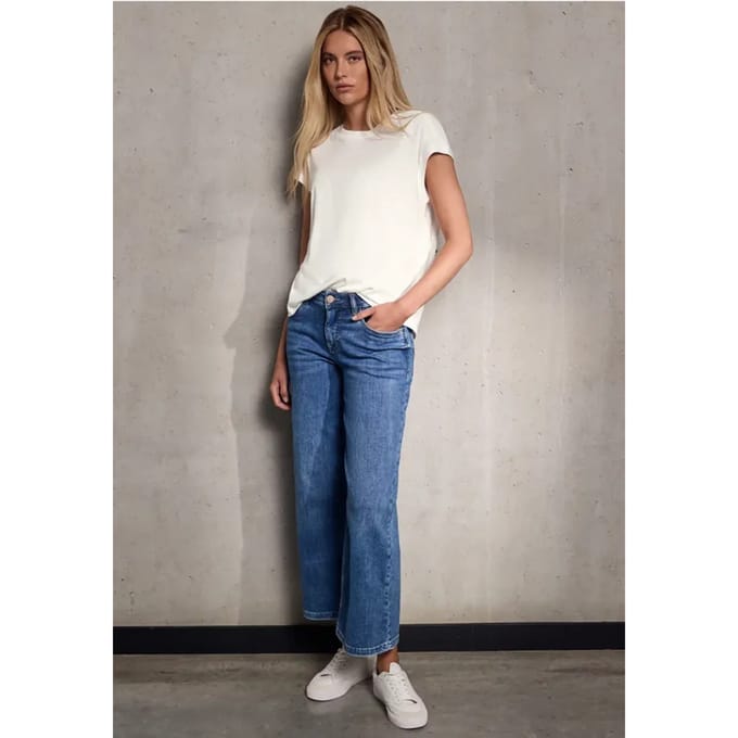 Shirt met schouderdetail