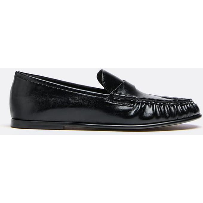 Stradivarius Flexibele loafers met leereffect in zwart  Zwart 39