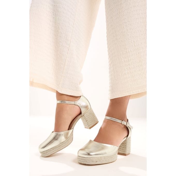 Yours Goudkleurige Espadrille Blokhakken Met Plateauzool In Extra Brede Eeepasvormsize 37EEE