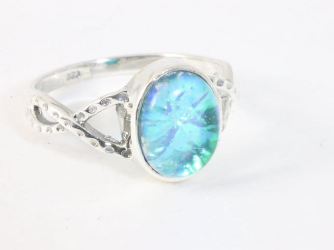Fijne opengewerkte zilveren ring met blauwe opaal - maat 15.5