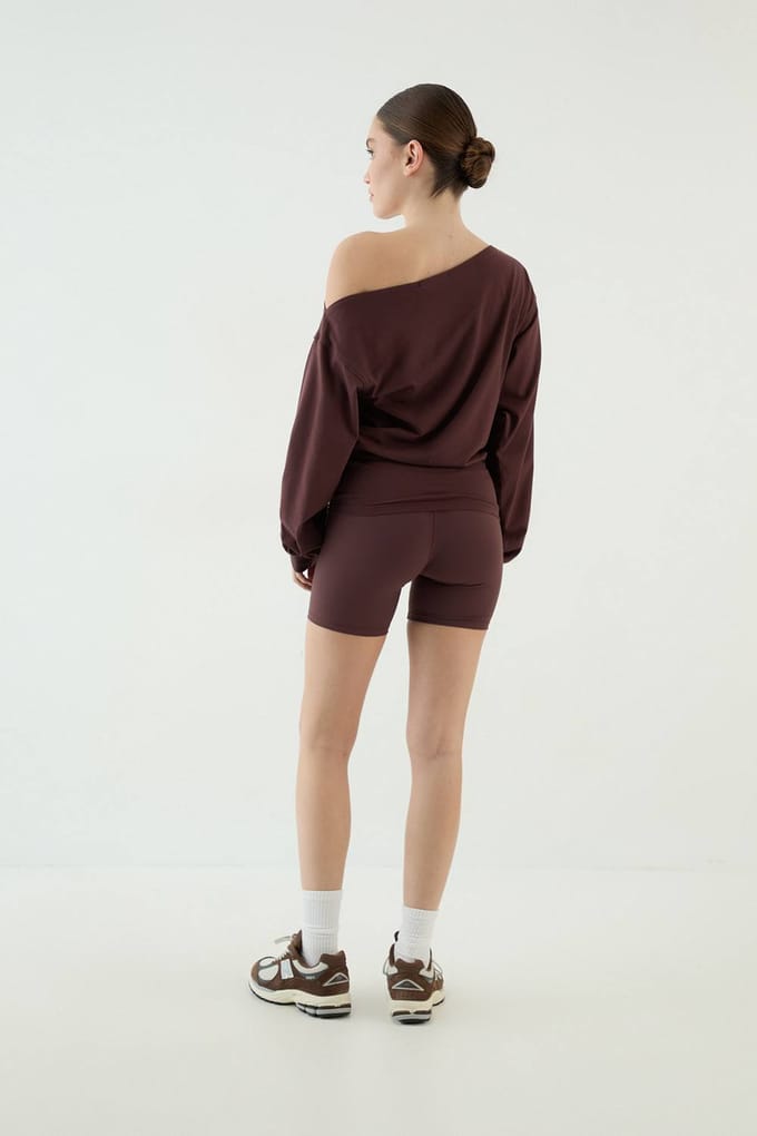 Dames Dsgn Studio Off-shoulder Top Met Gecinchte Taille En Lange Mouwen | Chocoladebruin | Maat: Medium