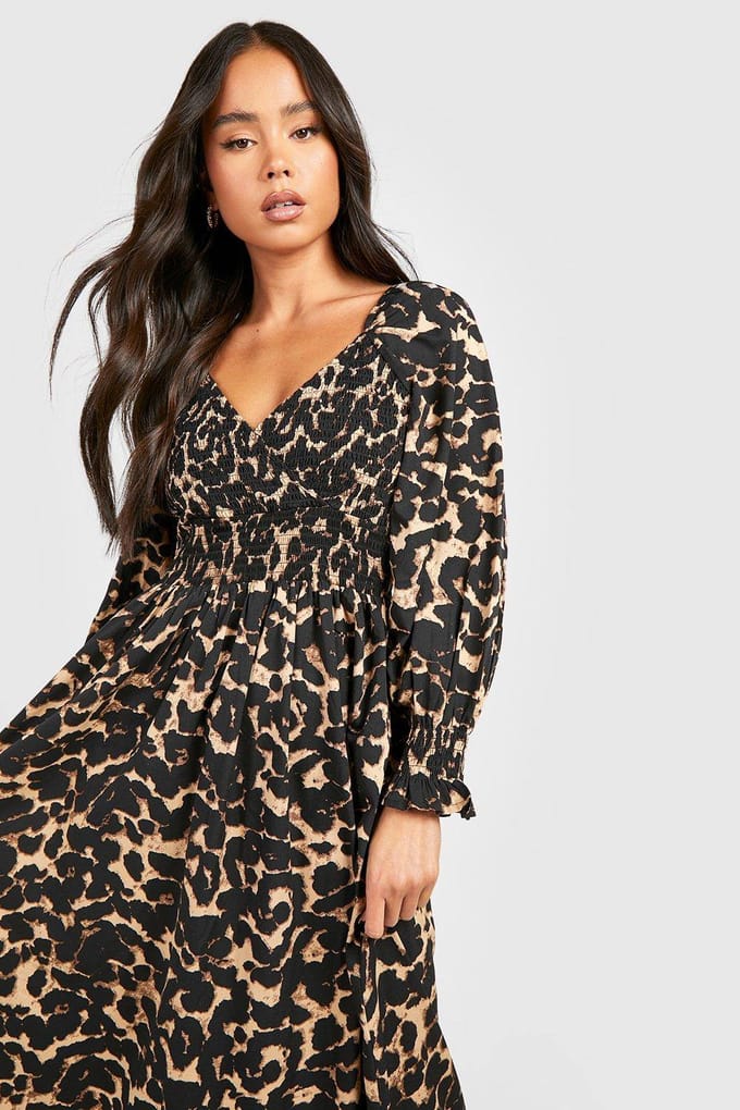 boohoo Dames Petite Leopard Shirred Detail Maxi Jurk | Zwart | Maat: 36