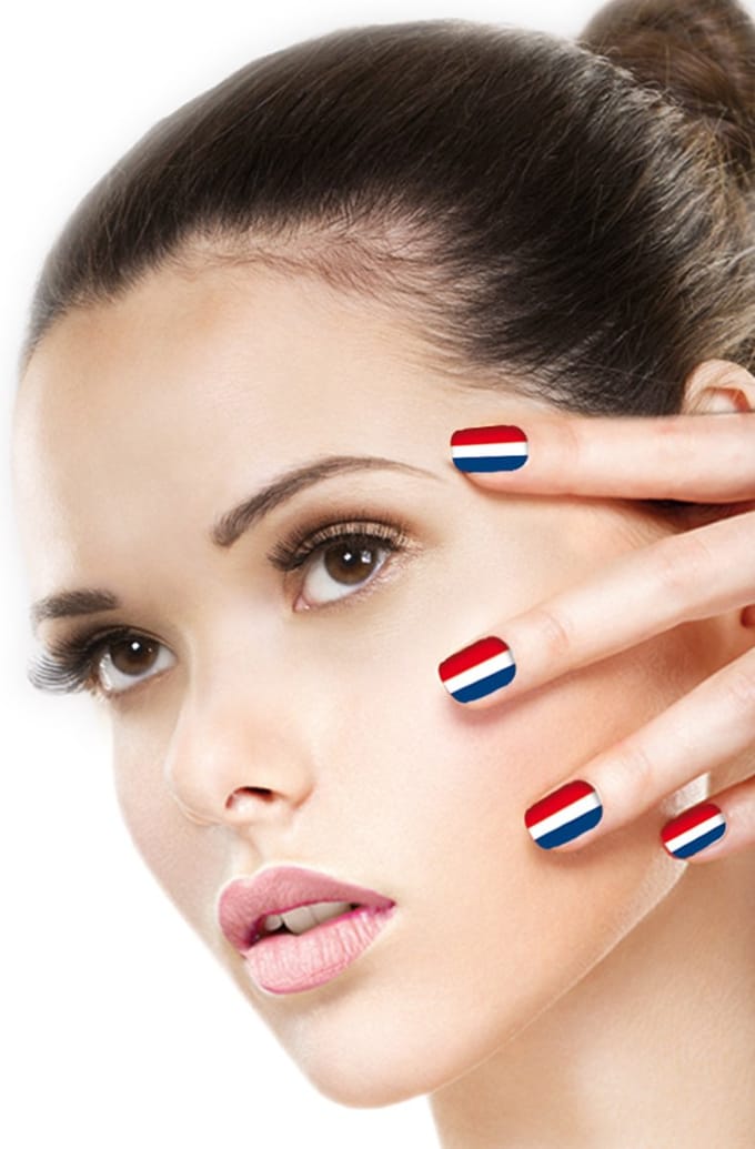GOODMARK - Kunstnagels ondersteunen de Franse vrouw