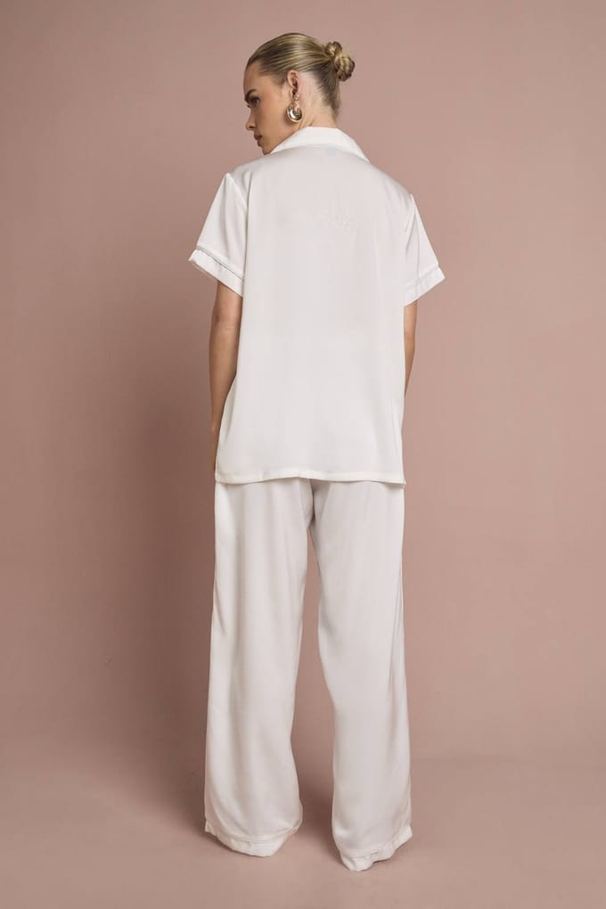 boohoo Dames Bruidspyjama 'Bride' Satijn Geborduurd Korte Mouw Shirt & Broek Set | Wit | Maat: 46