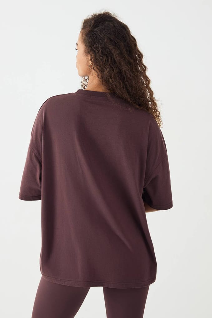 Dames DSGN Studio Applique Oversized T-shirt | Chocolate | Maat: Medium
