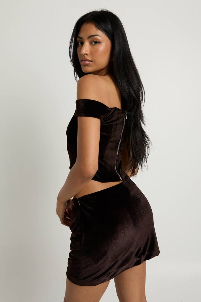boohoo Dames Fluwelen Bardot corsettop | Chocoladebruin | Maat: 40