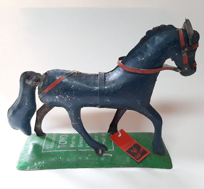 Metalen beeldje paard blauw van gebruikte oliedrums by Varios
