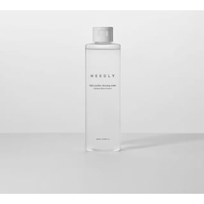 Eau Micellaire Nettoyante Douce 390 ml / 13.18 fl. oz. white