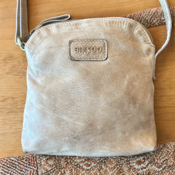 Bizzoo bag small with long shoulder strap natural