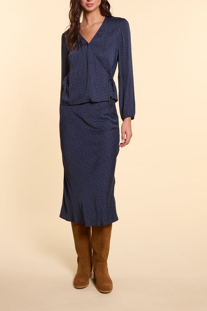 ICode Navy Blouse With Micro Leopard Print Maat: S | Blouses Outlet | Dames | Blauw