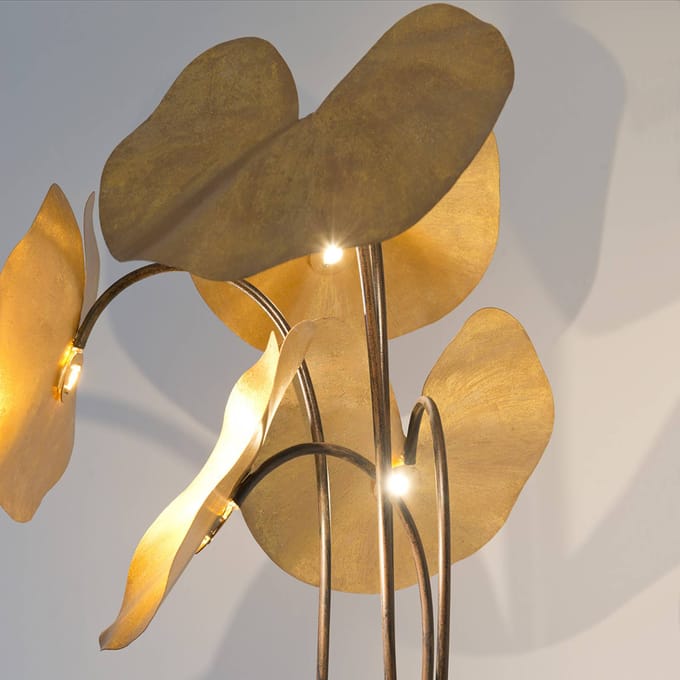 Holländer LED vloerlamp Controversia, gouden lampenkap