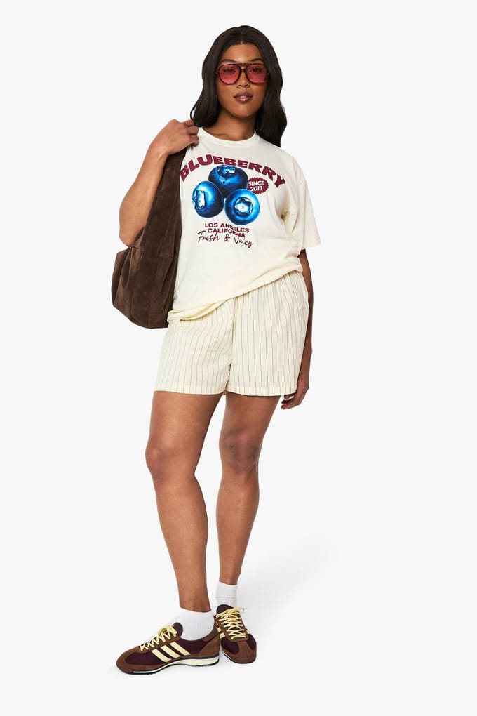 boohoo Dames Plus Blueberry Oversized Bedrukt T-shirt | Ecru | Maat: 46