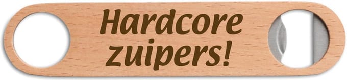 Gegraveerde bieropener/flesopener met de tekst hardcore zuipers