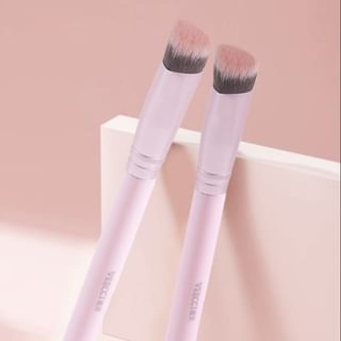 VEECCI - Triangular Iron Highlighting Brush Highlighting Brush - 1pc