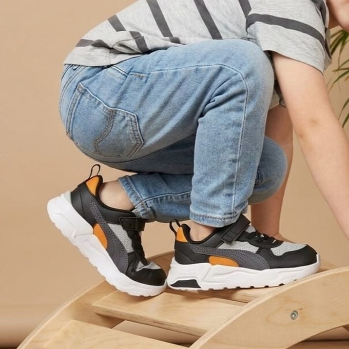 Puma Trinity 2 Lt Ac + Inf Sneakers - Jongens - Multi - Maat 23