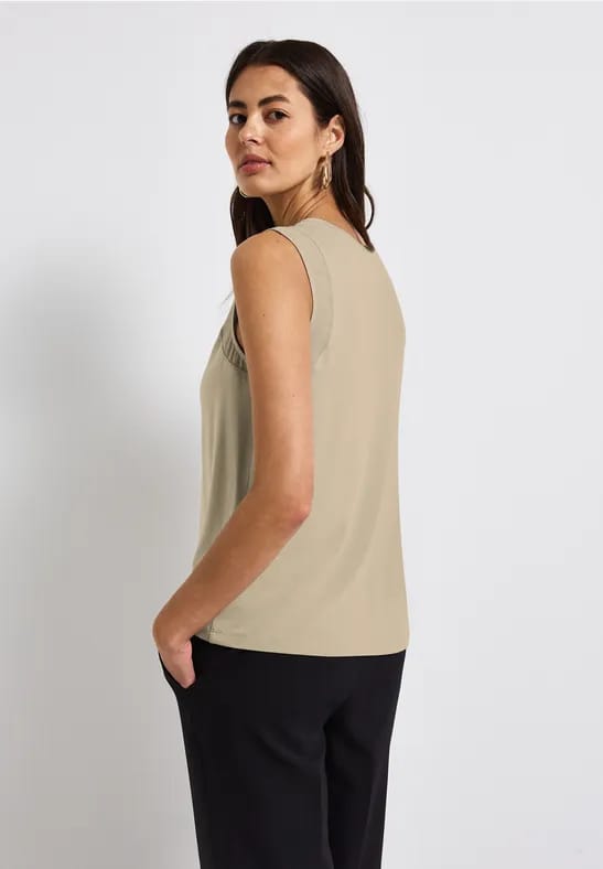 Top met chiffondetails