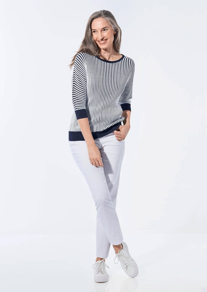 Pullover met vleermuismouwen - marine / wit / gestr. - Gr. 52/54 van Goldner Fashion