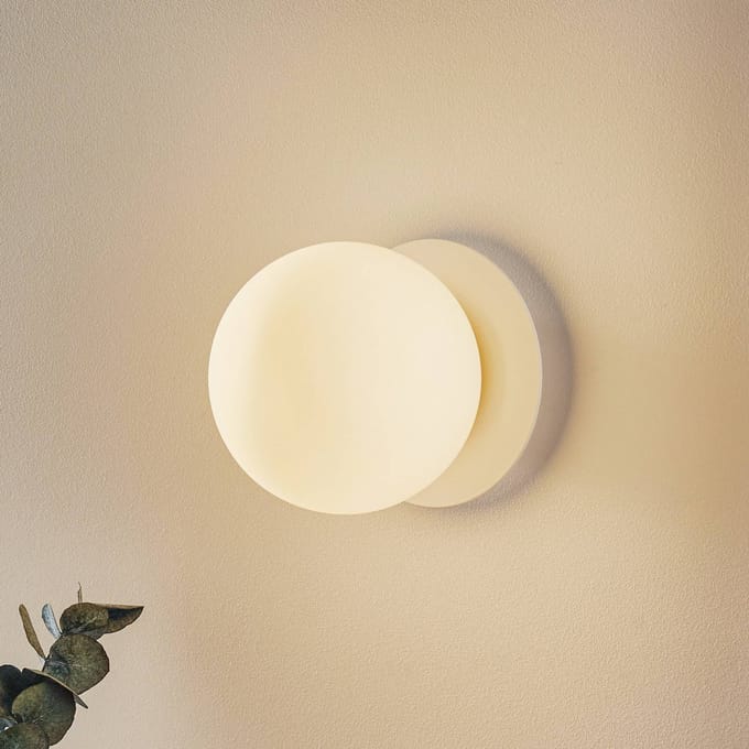 EMIBIG LIGHTING Wandlamp Minerva K1, wit, Ø 15 cm, glas/metaal