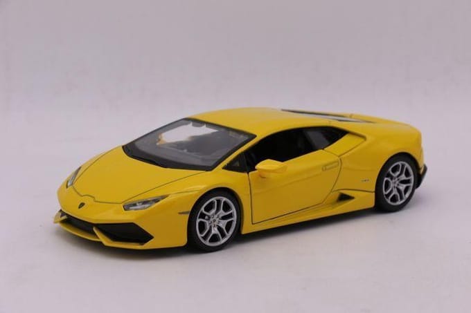 Lamborghini Huracan LP610-4 Yellow