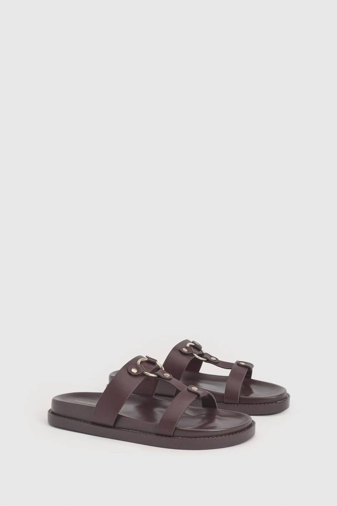 boohoo Dames Brede Pasvorm T-bar Chunky Sandalen | Bordeaux Rood | Maat: 36