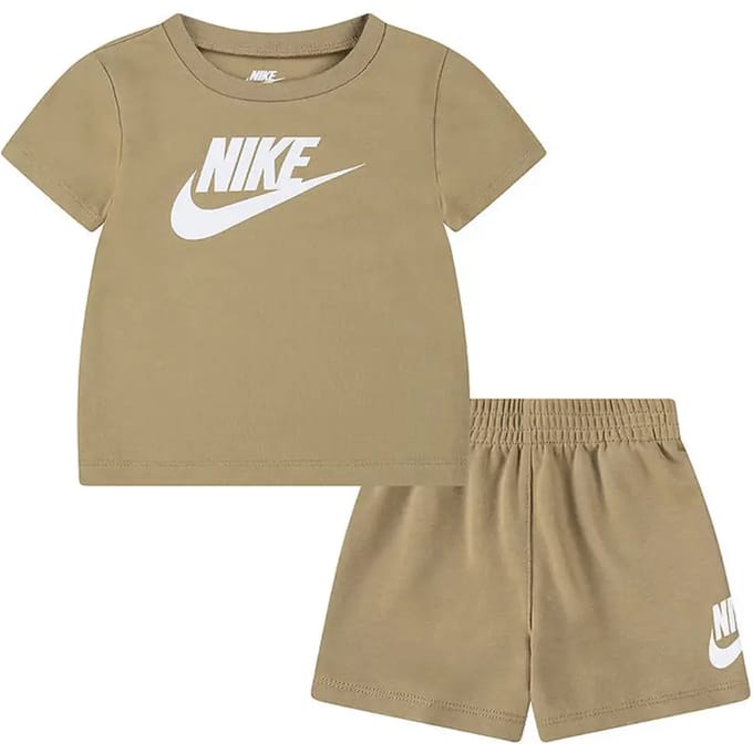 Kinder t-shirt en korte broek set Nike Club
