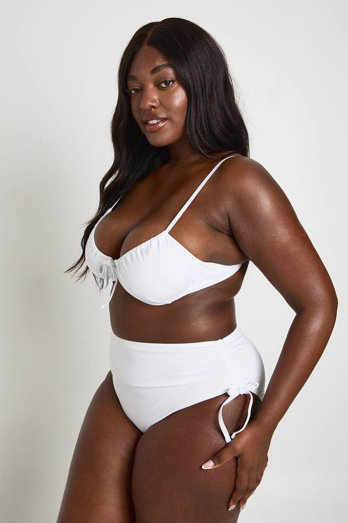 boohoo Dames Plus Zwemkleding Essentials Buikcontrole Hoge Taille Slip | Wit | Maat: 48
