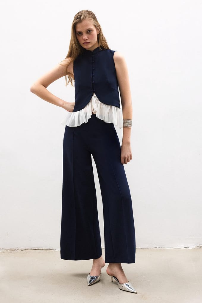 Touché Privé - Crepe gilet met chiffon details - Marine - Dames