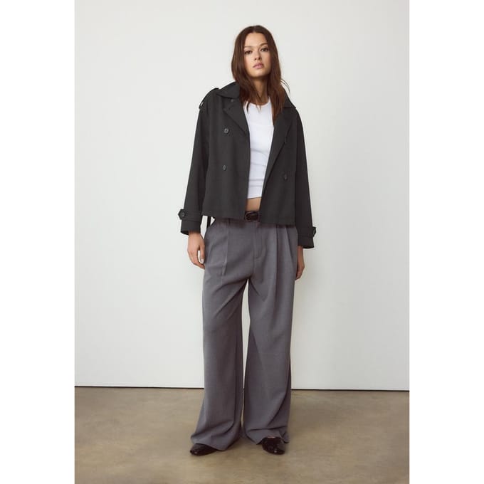 Stradivarius Korte, soepele trenchcoat met ceintuur  Zwart M