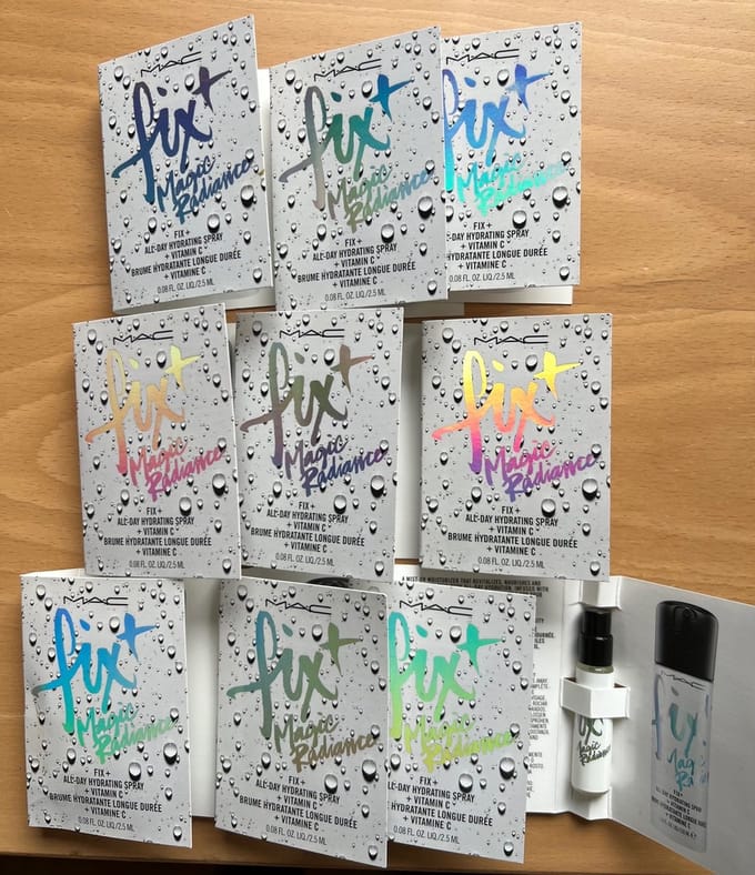 MAC Fix + Plus Magic Radiance All Day Hydrating Spray + Vit C Sample 2.5 ml x10 = 25 ml