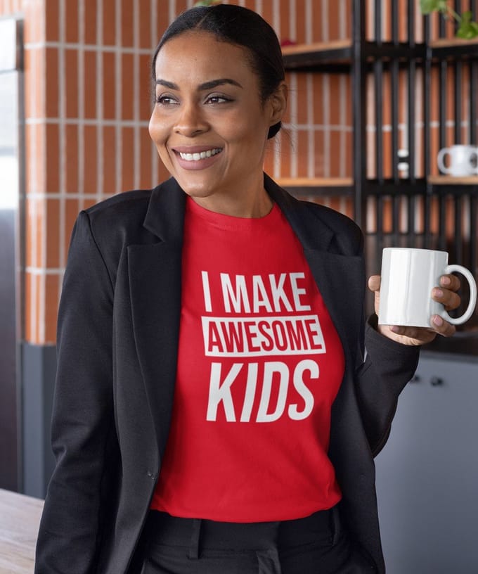 Moederdag T-shirt I Make Awesome Kids | Rood - Maat L | Moederdag Cadeautje