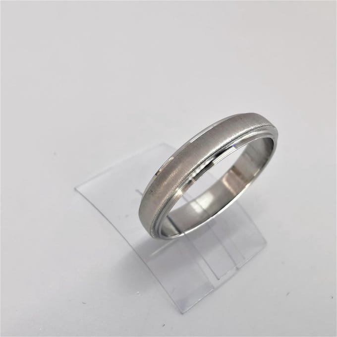 Ring – maat 19 - Rosékleurig - RVS – Anti stress - met schakel ketting in midden.